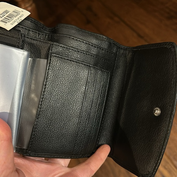 NWT Fossil black leather wallet - Picture 4 of 4